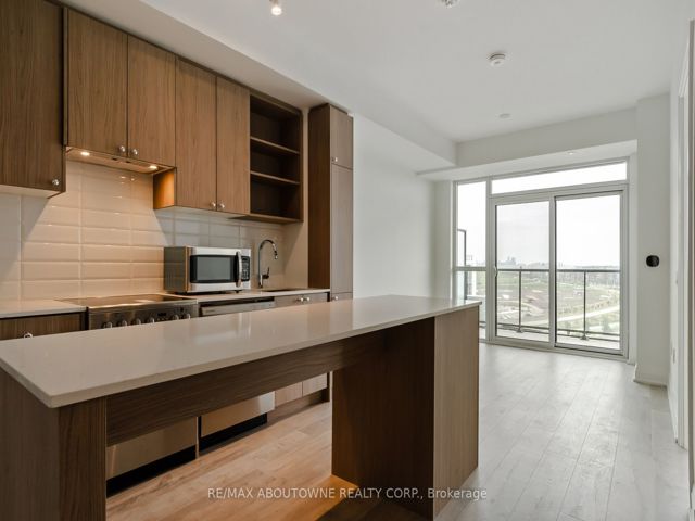 814 - 50 George Butchart Dr
