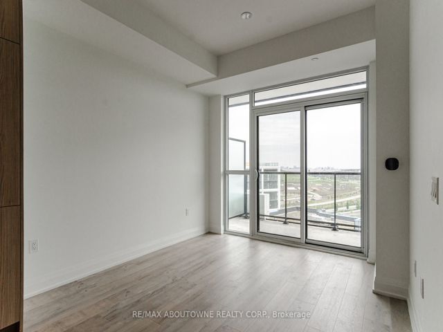 814 - 50 George Butchart Dr