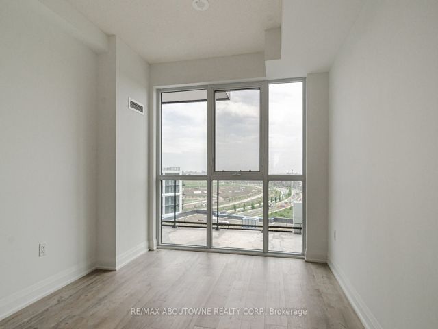 814 - 50 George Butchart Dr