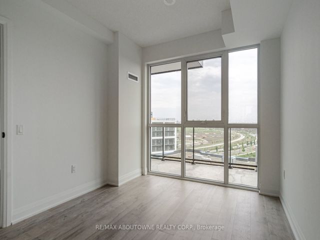 814 - 50 George Butchart Dr