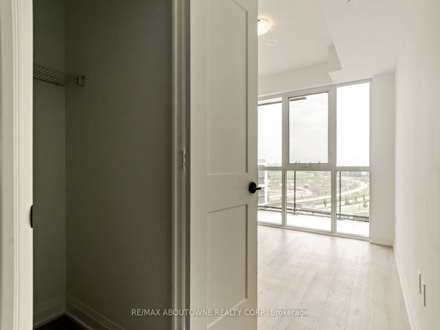 814 - 50 George Butchart Dr