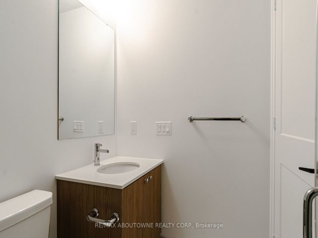 814 - 50 George Butchart Dr