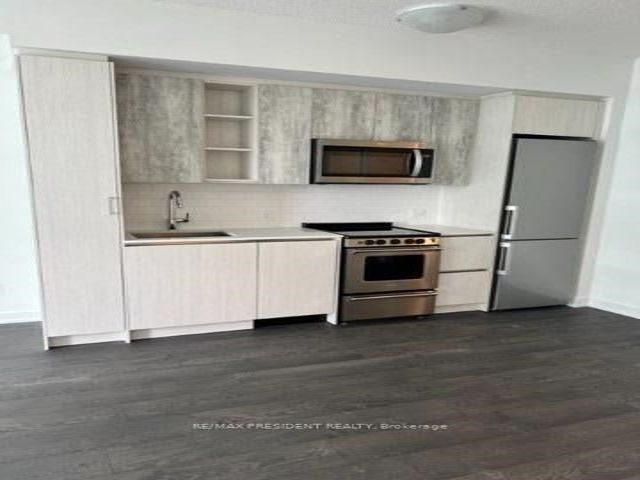714 - 251 Manitoba St
