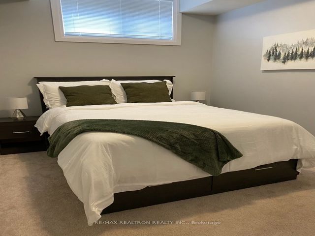 43 - 717 Lawrence Ave W