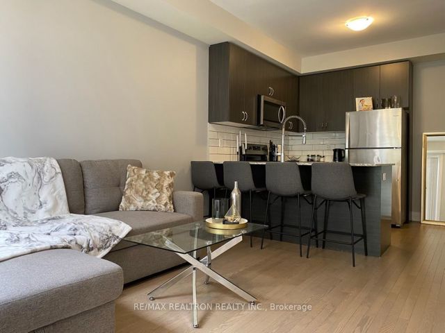 43 - 717 Lawrence Ave W