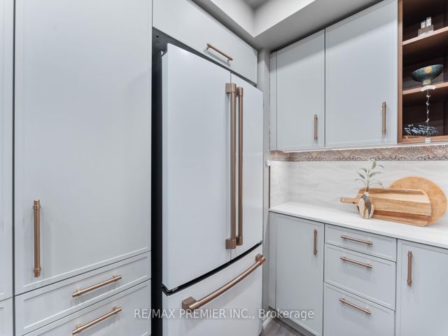 2103 - 2045 Lake Shore Blvd W