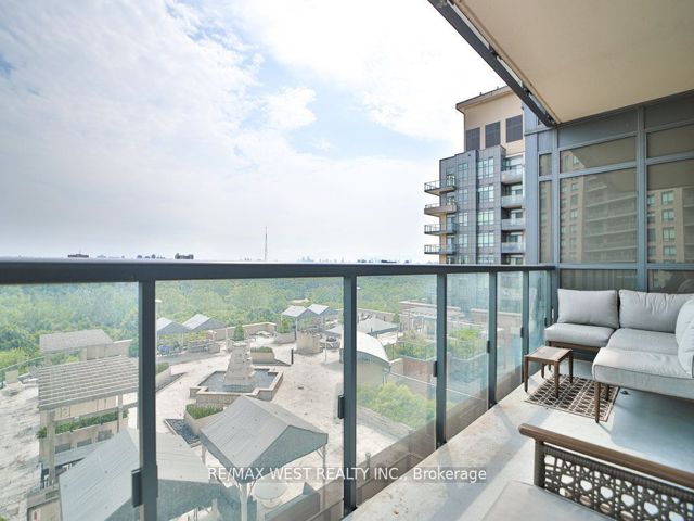 808 - 25 Fontenay Crt