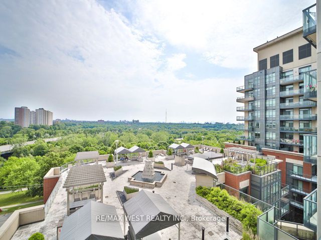 808 - 25 Fontenay Crt