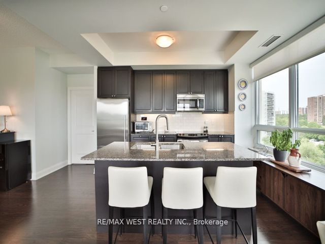 808 - 25 Fontenay Crt