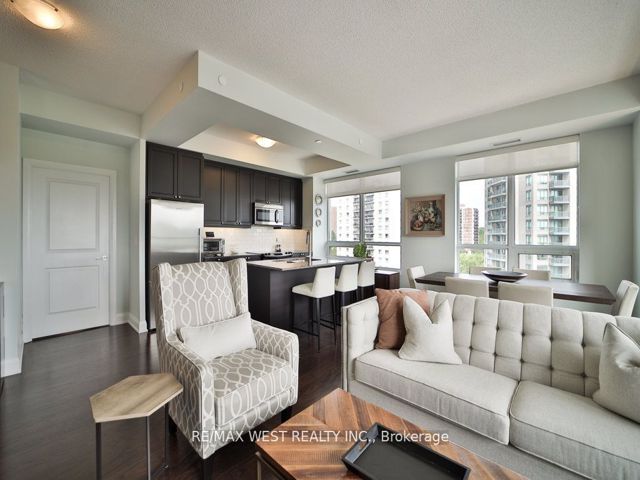 808 - 25 Fontenay Crt