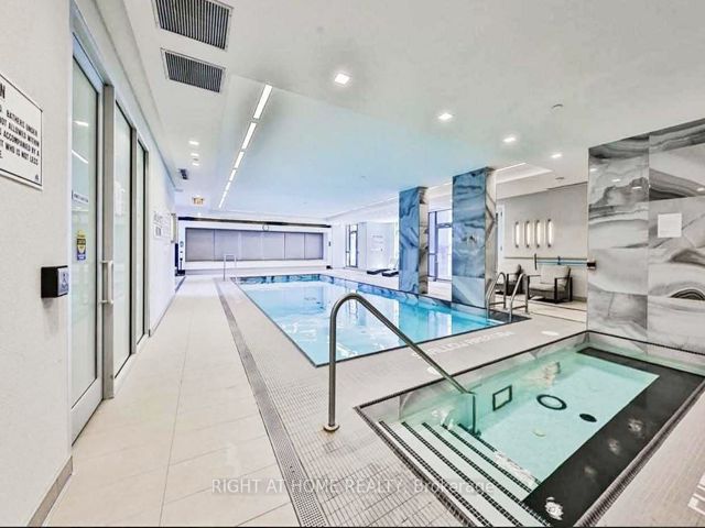1402 - 56 Annie Craig Dr