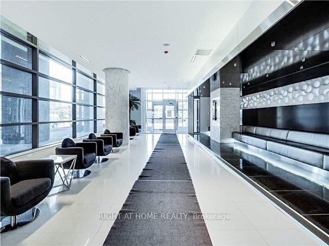 1402 - 56 Annie Craig Dr