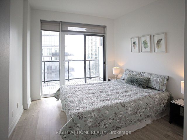 1402 - 56 Annie Craig Dr