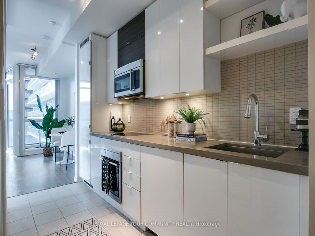 B805 - 60 Annie Craig Dr