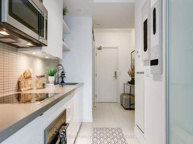 B805 - 60 Annie Craig Dr
