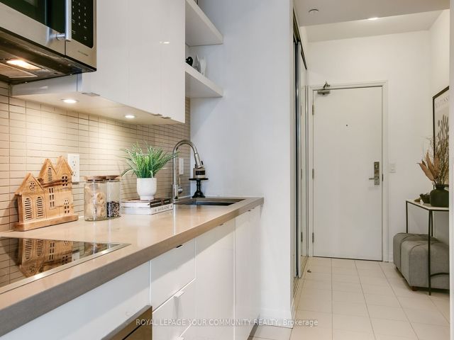 B805 - 60 Annie Craig Dr