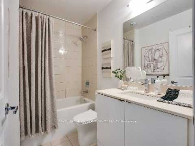 B805 - 60 Annie Craig Dr