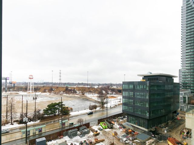 B805 - 60 Annie Craig Dr