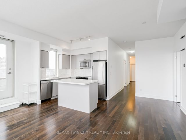 709 - 1638 Bloor St W
