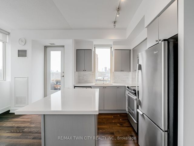 709 - 1638 Bloor St W