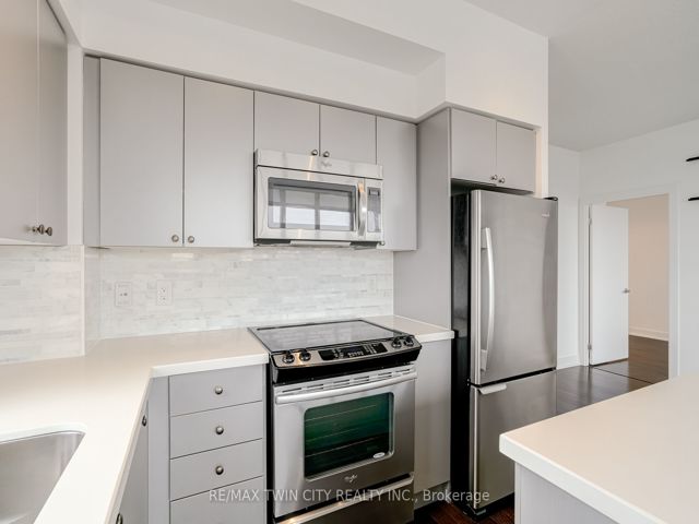 709 - 1638 Bloor St W