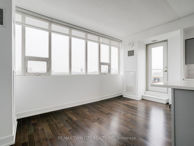 709 - 1638 Bloor St W