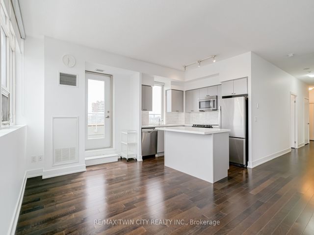 709 - 1638 Bloor St W