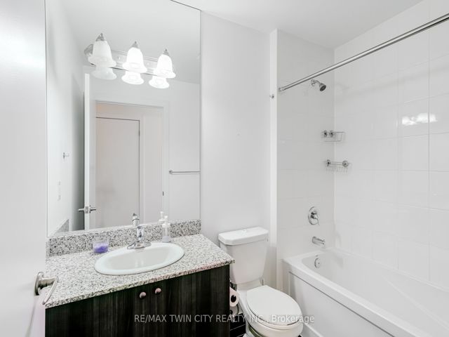 709 - 1638 Bloor St W