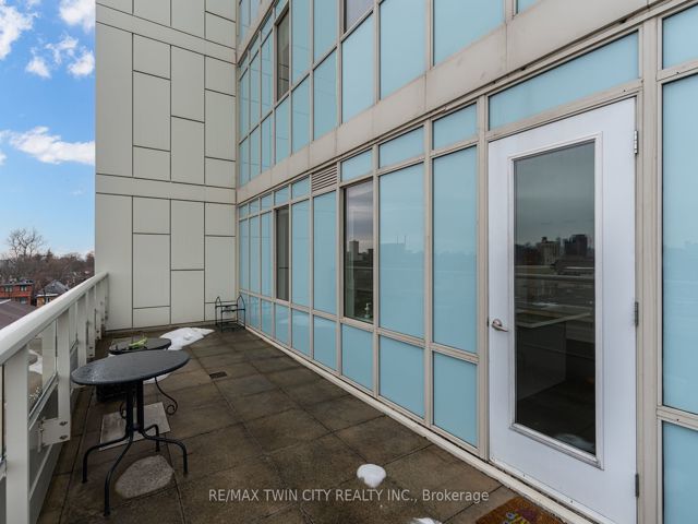 709 - 1638 Bloor St W