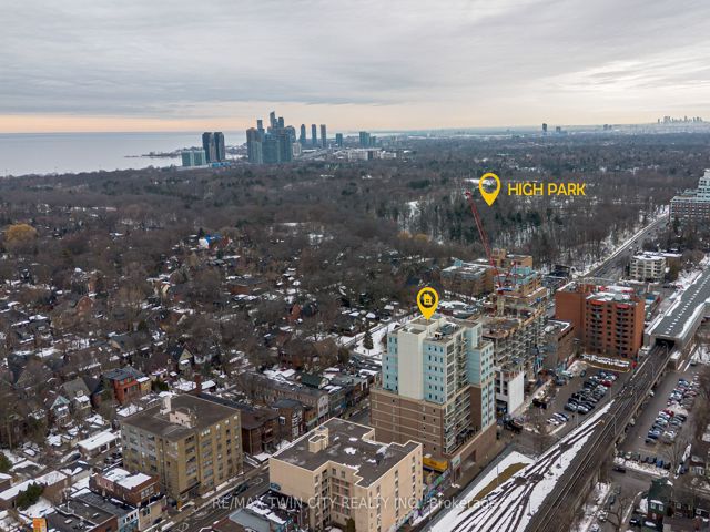 709 - 1638 Bloor St W