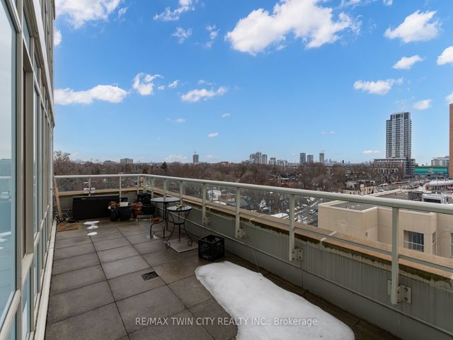 709 - 1638 Bloor St W