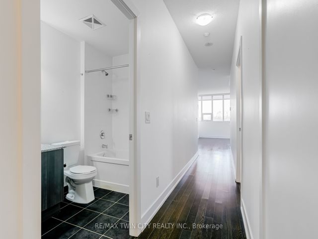709 - 1638 Bloor St W