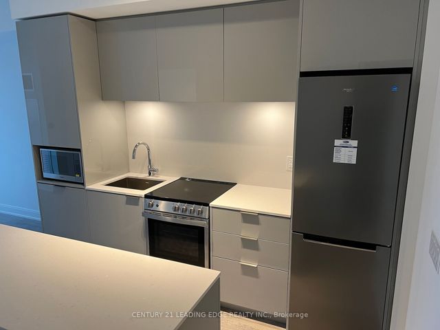 1606 - 70 Annie Craig Dr