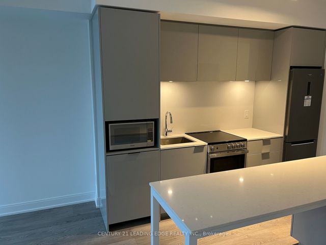 1606 - 70 Annie Craig Dr