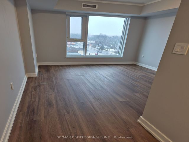 622 - 556 Marlee Ave
