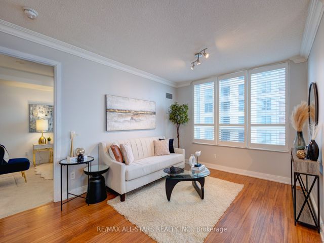 1233 - 35 Viking Lane