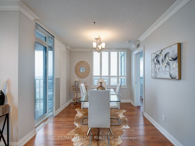 1233 - 35 Viking Lane