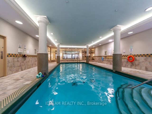 907 - 5229 Dundas St W