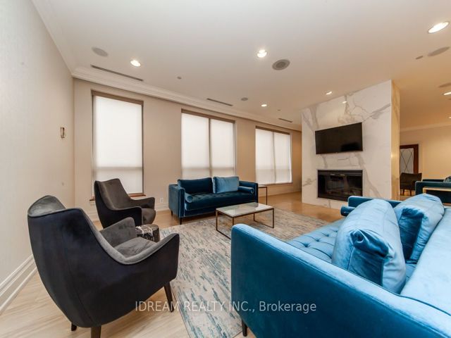 907 - 5229 Dundas St W