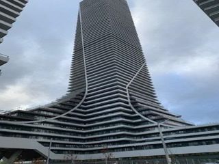 5206 - 30 Shore Breeze Dr