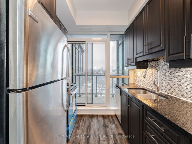 810 - 1185 The Queensway Ave