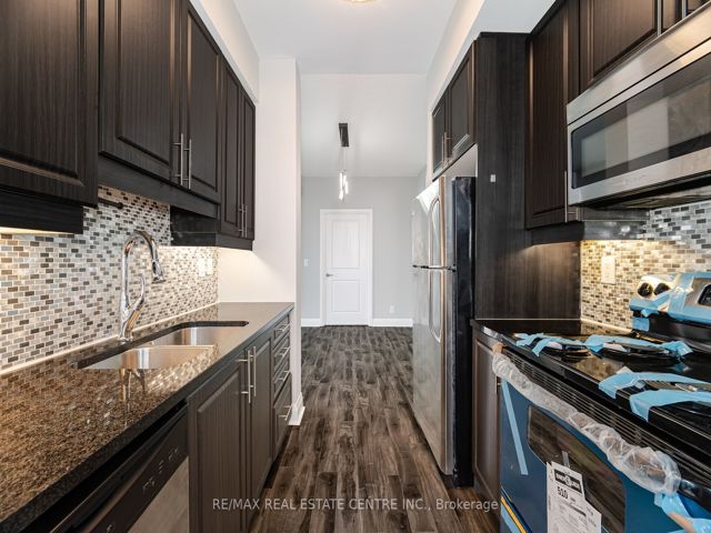 810 - 1185 The Queensway Ave