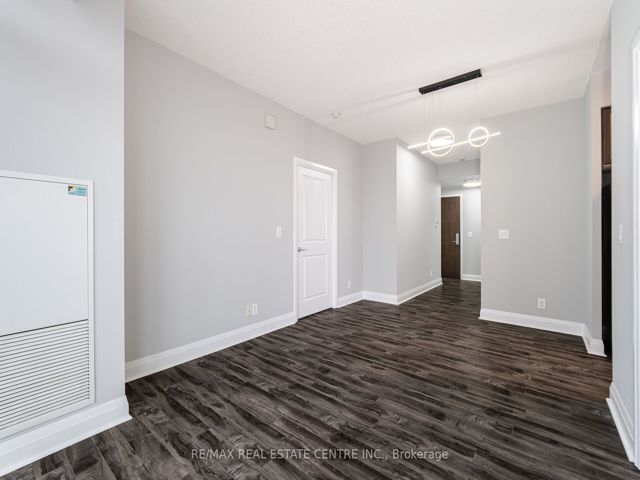 810 - 1185 The Queensway Ave