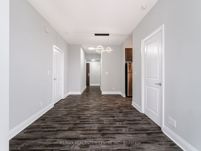 810 - 1185 The Queensway Ave
