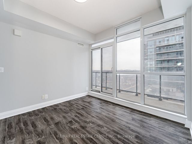 810 - 1185 The Queensway Ave