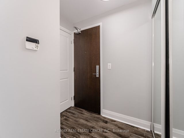 810 - 1185 The Queensway Ave