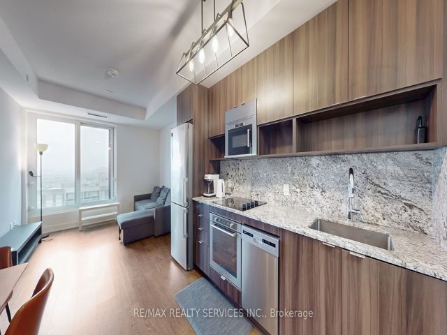 3210 - 7 Mabelle Ave