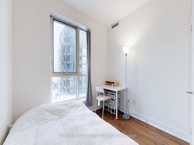 3210 - 7 Mabelle Ave