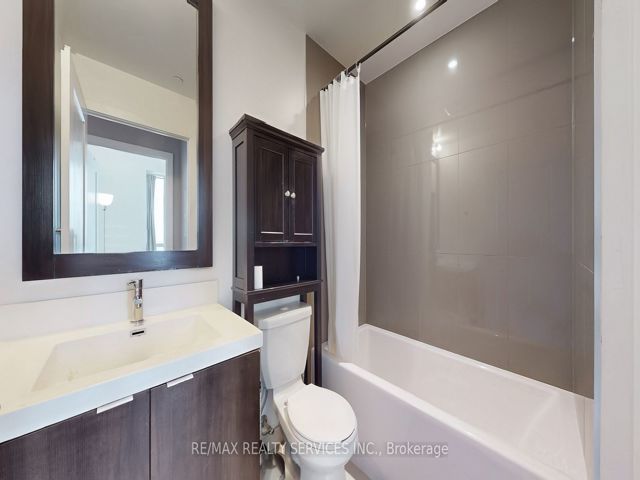 3210 - 7 Mabelle Ave