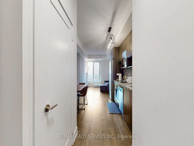 3210 - 7 Mabelle Ave